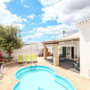 Villa Tibouchina, Albufeira